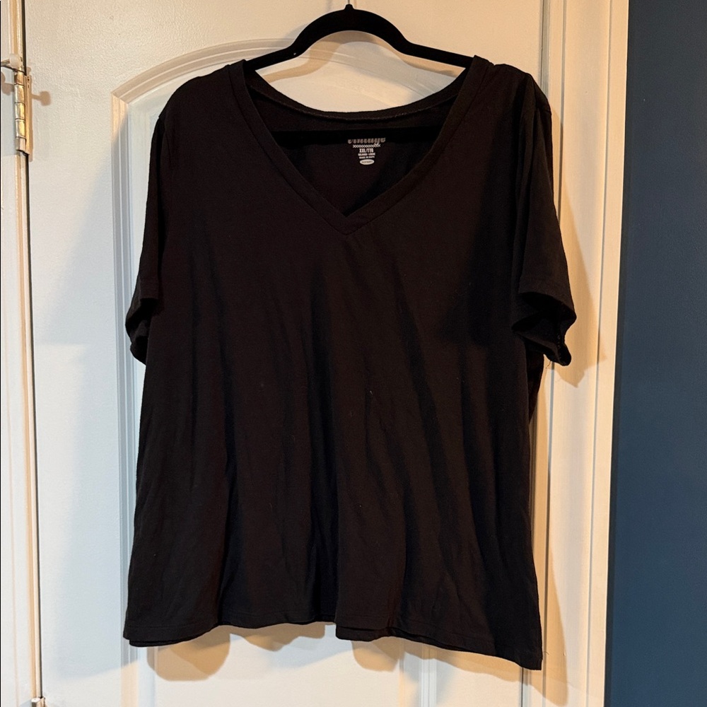 Old Navy Classic Black Short Sleeve Tee